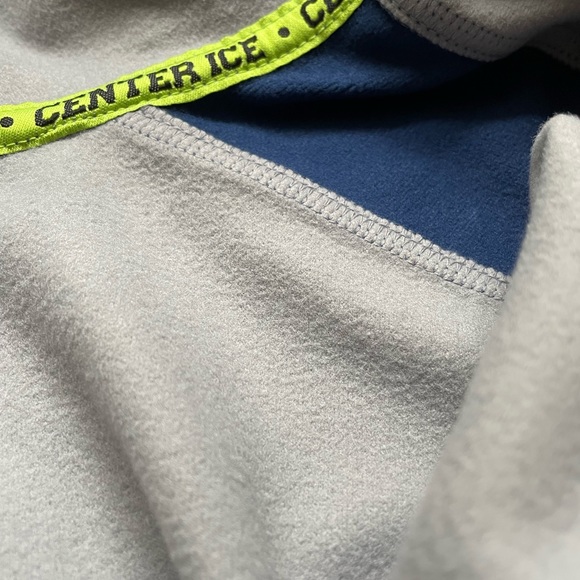 Reebok Vancouver Canucks sweater - Picture 4 of 4